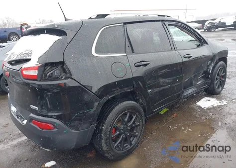 2017 Jeep Cherokee Latitude 4X4 z USA, uszkodzony, nr VIN 1C4PJMCSXHW590748